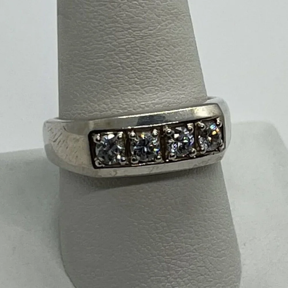 925 STERLING SILVER  CZ RING   SIZE 9